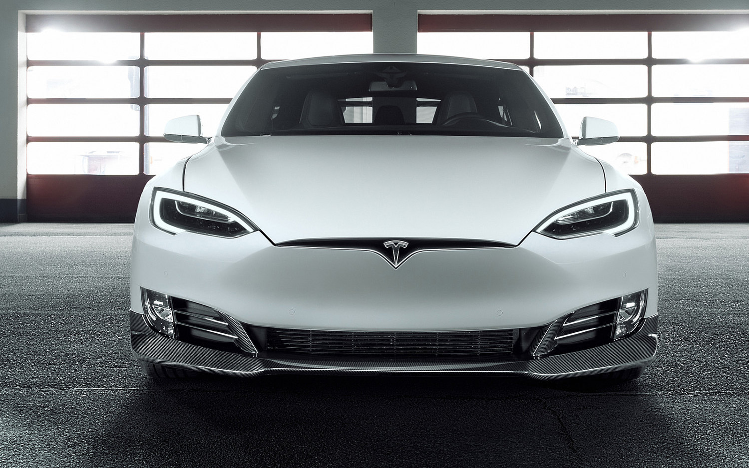 Tesla Model S P100D 2019 | SUV Drive